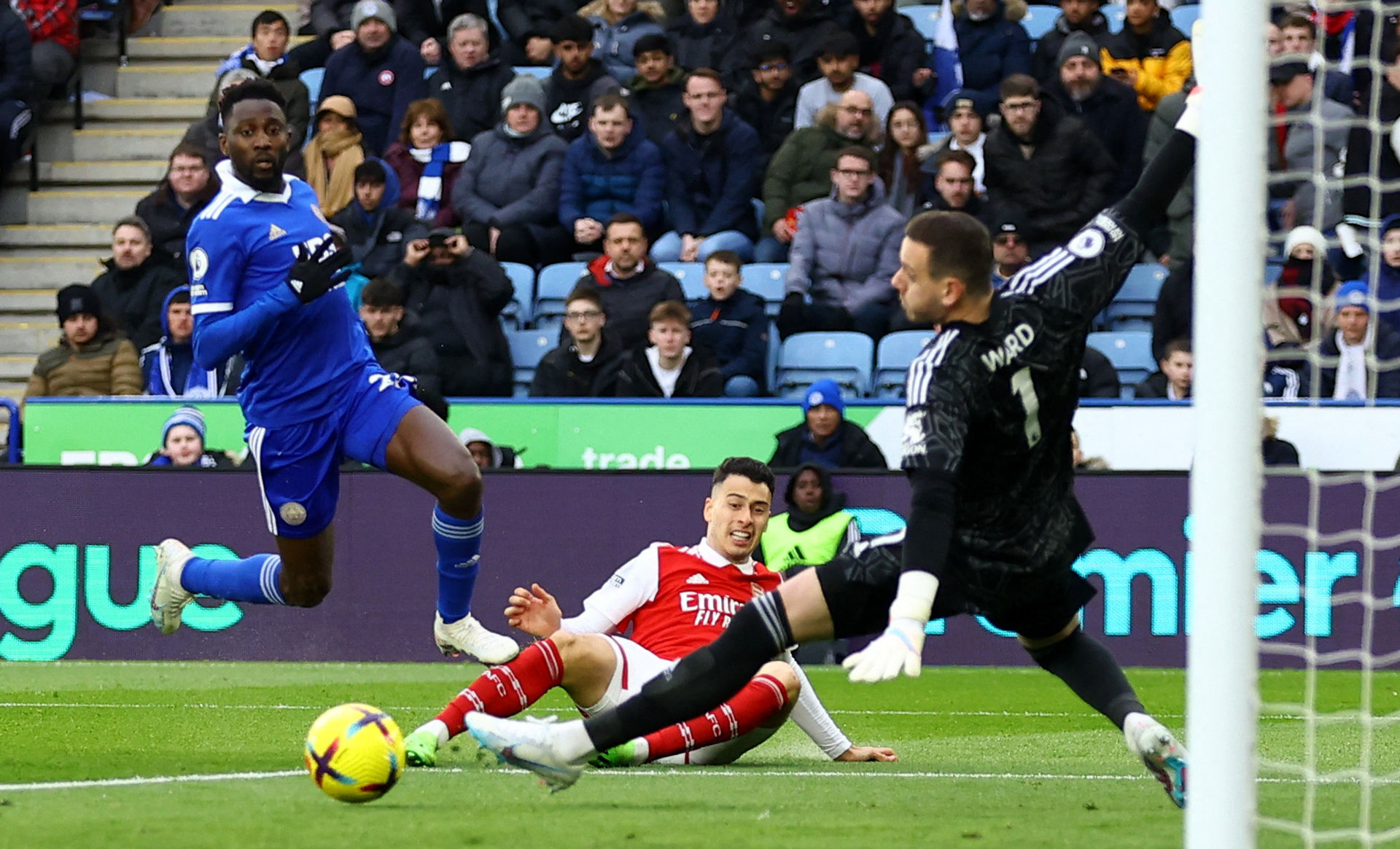 展现出强劲 展现出强劲